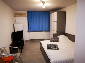 Romexpo Cosy Studio - self check-in & out with key-locker at any hour